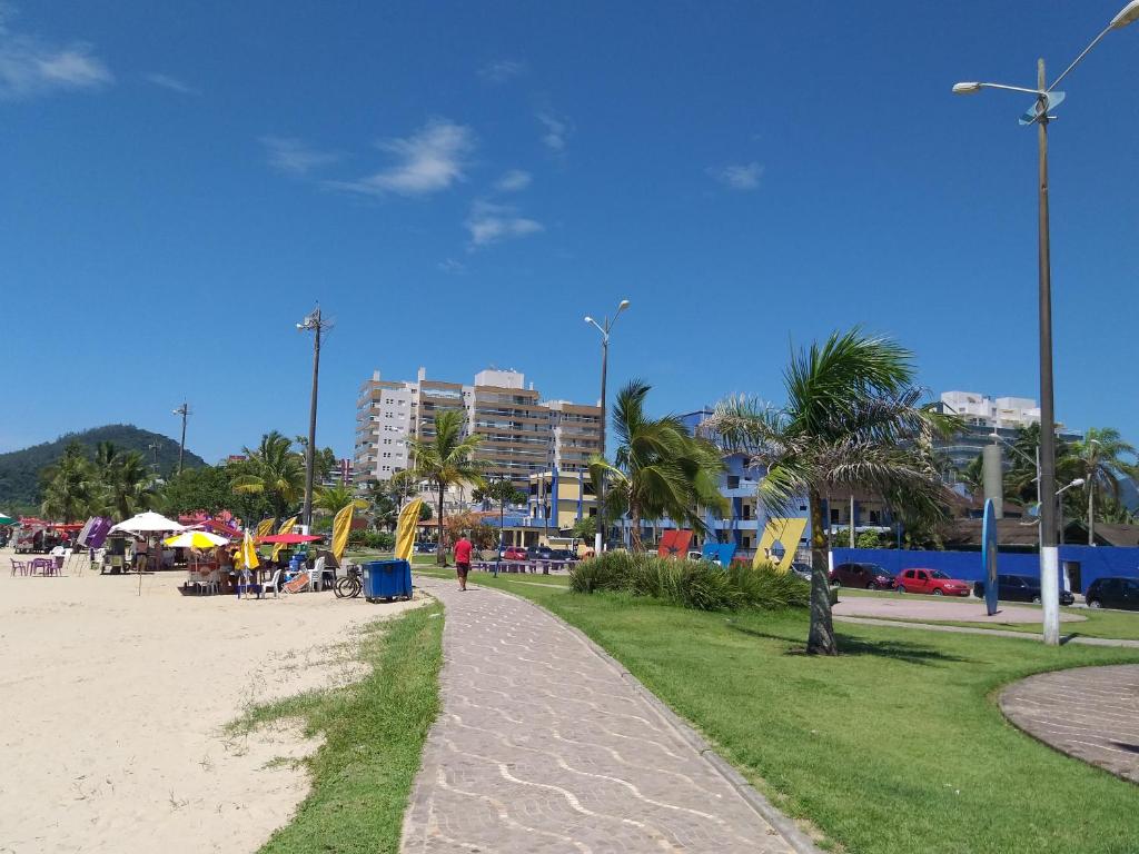  Bertioga-Casa Inteira ou Suites Privativas