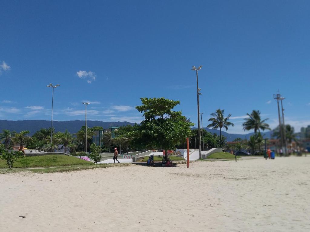  Bertioga-Casa Inteira ou Suites Privativas