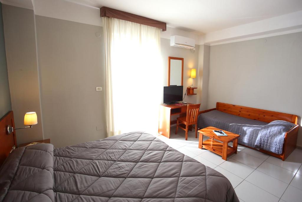 Albergo Del Pino - Habitación Triple Económica