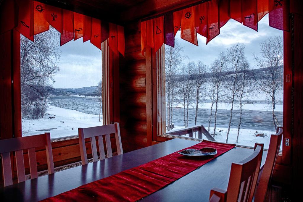 Lohi-Aslakin Lomamökit - Three-Bedroom Cottage With Sauna - A