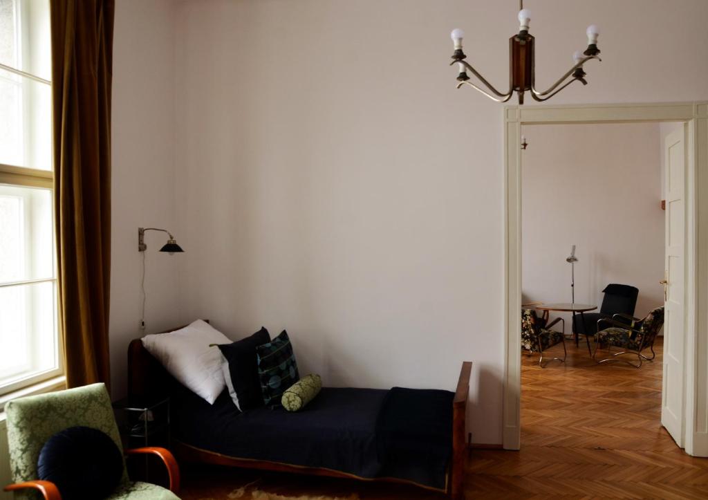 Castle View Boutique Apartment - 12