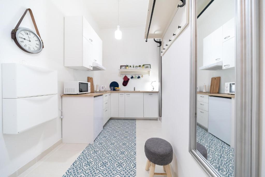 Kuchyňa alebo kuchynka v ubytovaní Studio Apartment Portić, self check-in