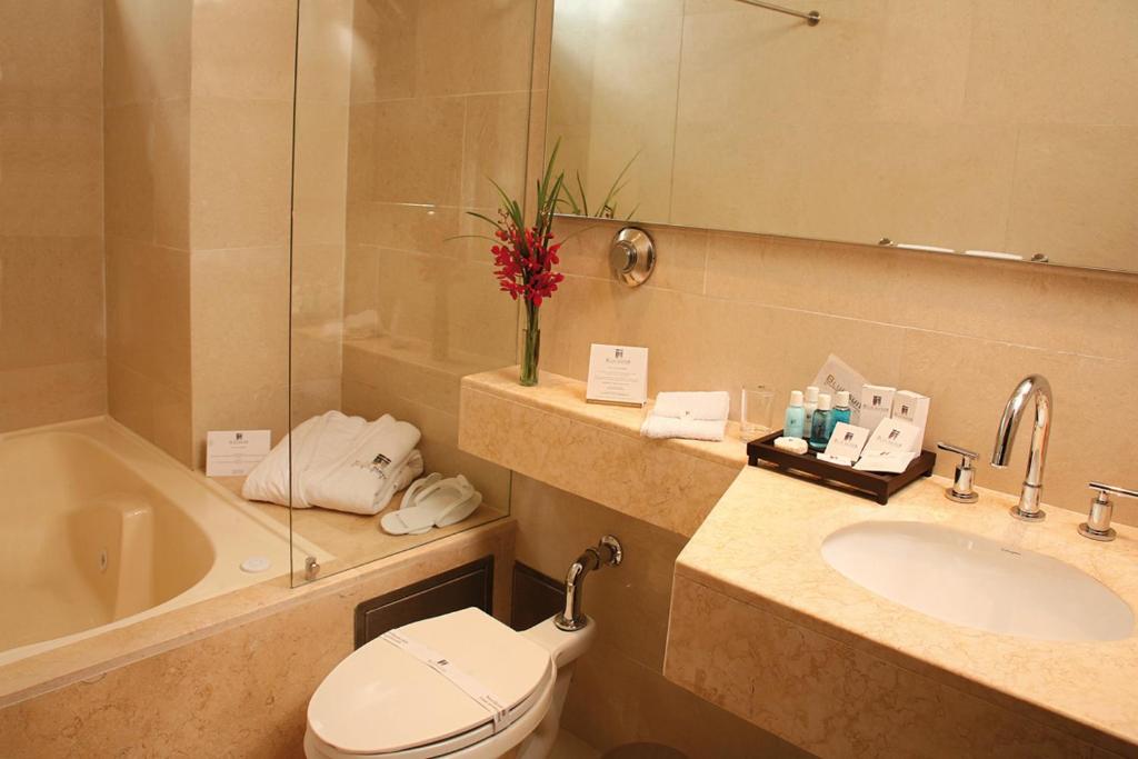 Koupelna v ubytování Blue Suites Hotel