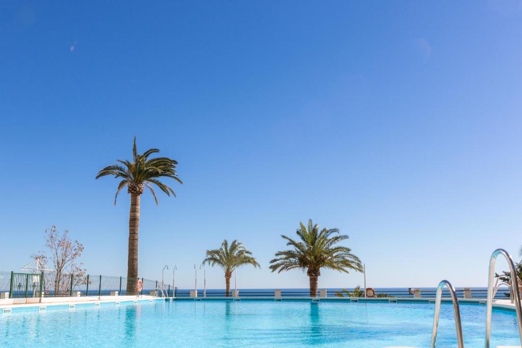 The swimming pool at or close to La Torre De La Roca