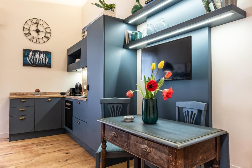 Four Elements Apartments - Apartment