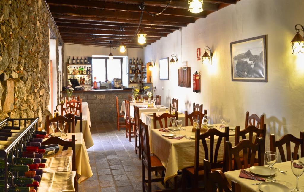 Restauracja lub miejsce do jedzenia w obiekcie Hotel Rural Bentor