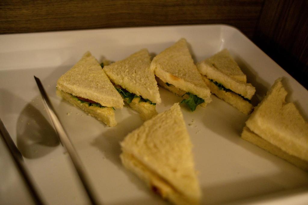  Ozaki's Hotel