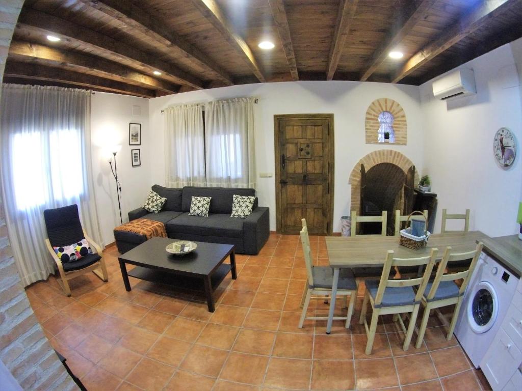 Posedenie v ubytovaní Apartamento los arcos