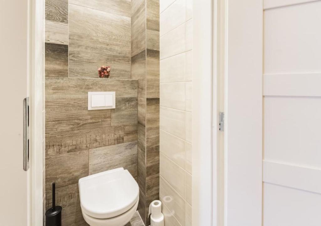 Central Prague Crown Apartments - 9