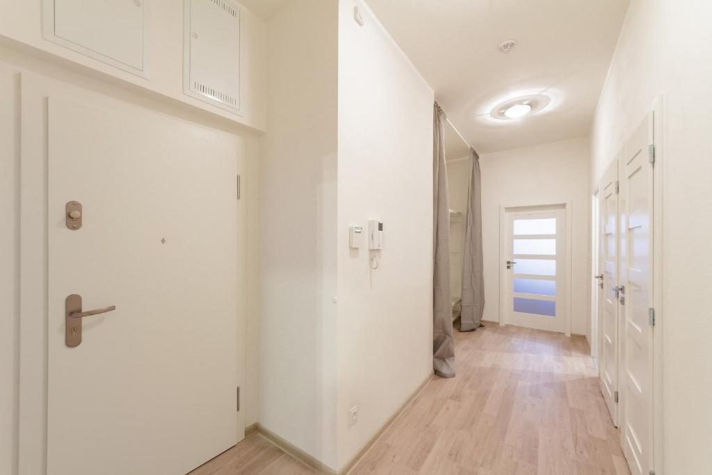 Central Prague Crown Apartments - 11