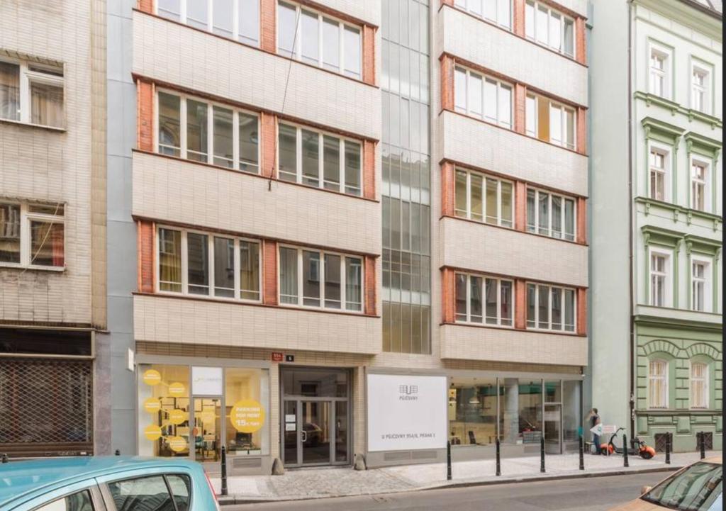 Central Prague Crown Apartments - 17