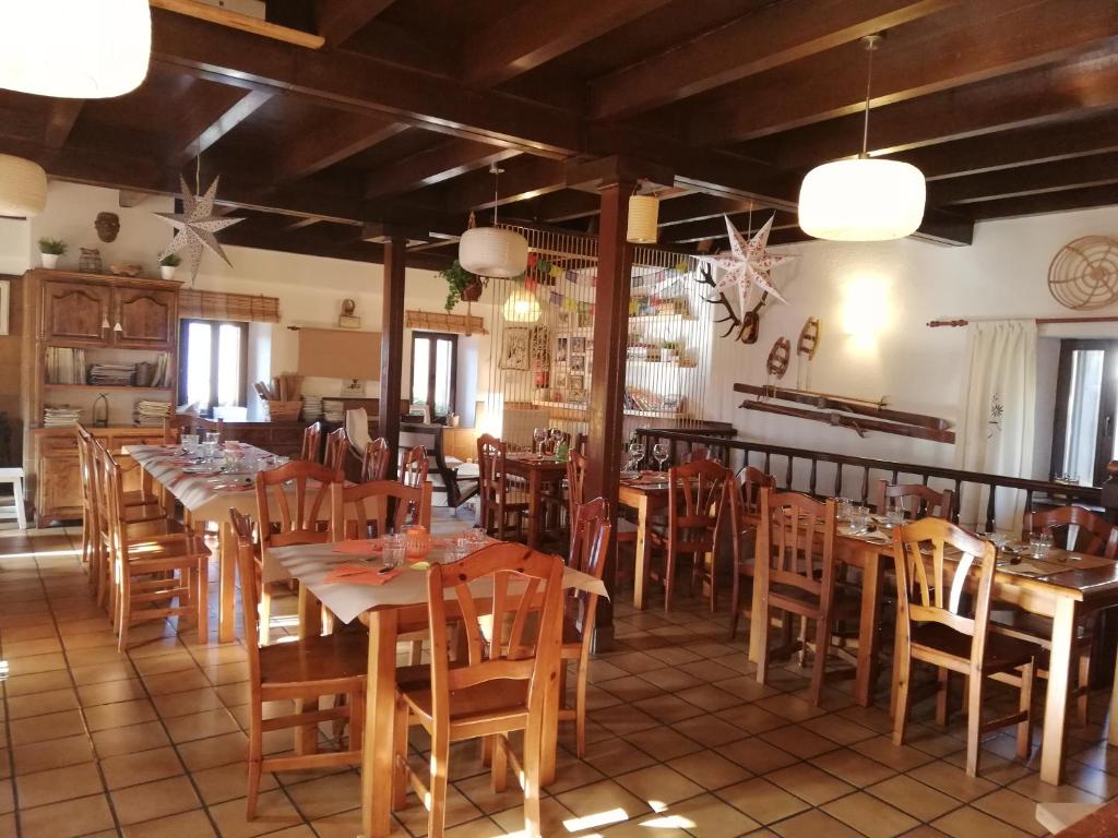 Restaurace v ubytování Refugio La Ardilla Real