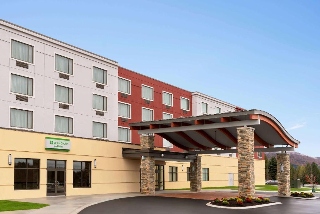 Wyndham Garden State College photo