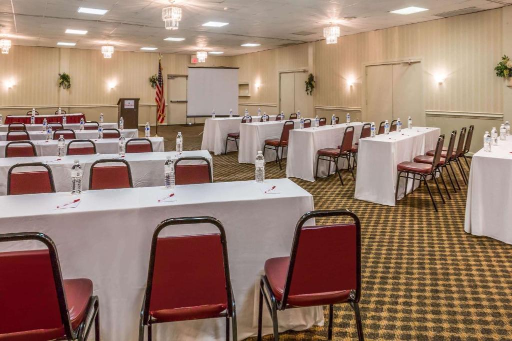 Konferenční prostory v ubytování Ramada by Wyndham Triangle/Quantico