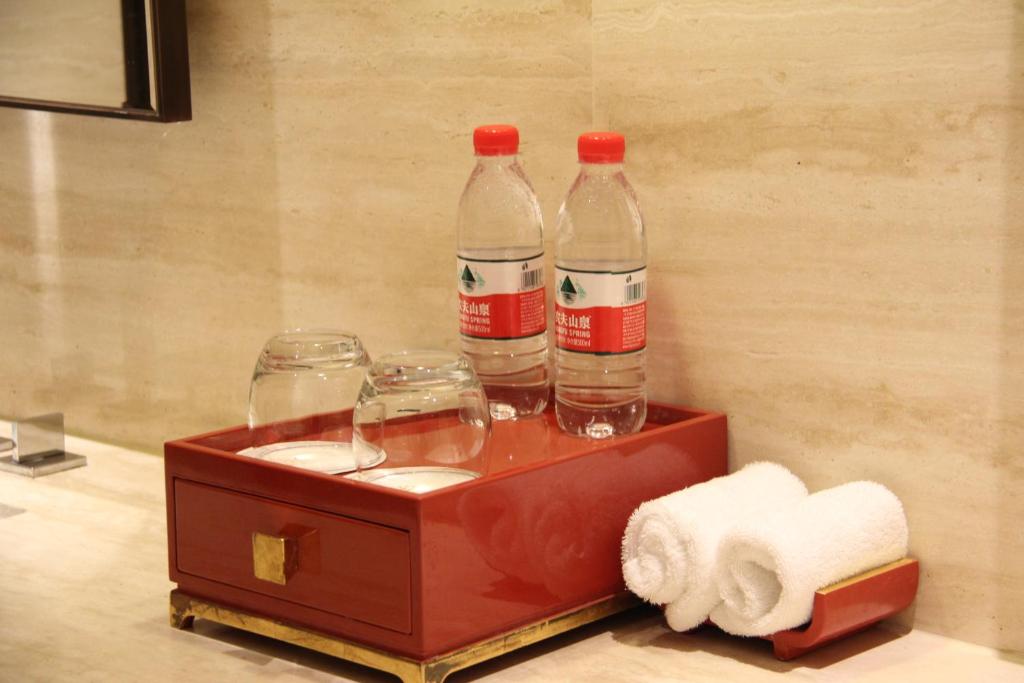 HUALUXE Shanghai Twelve At Hengshan, an IHG Hotel - Standard Room