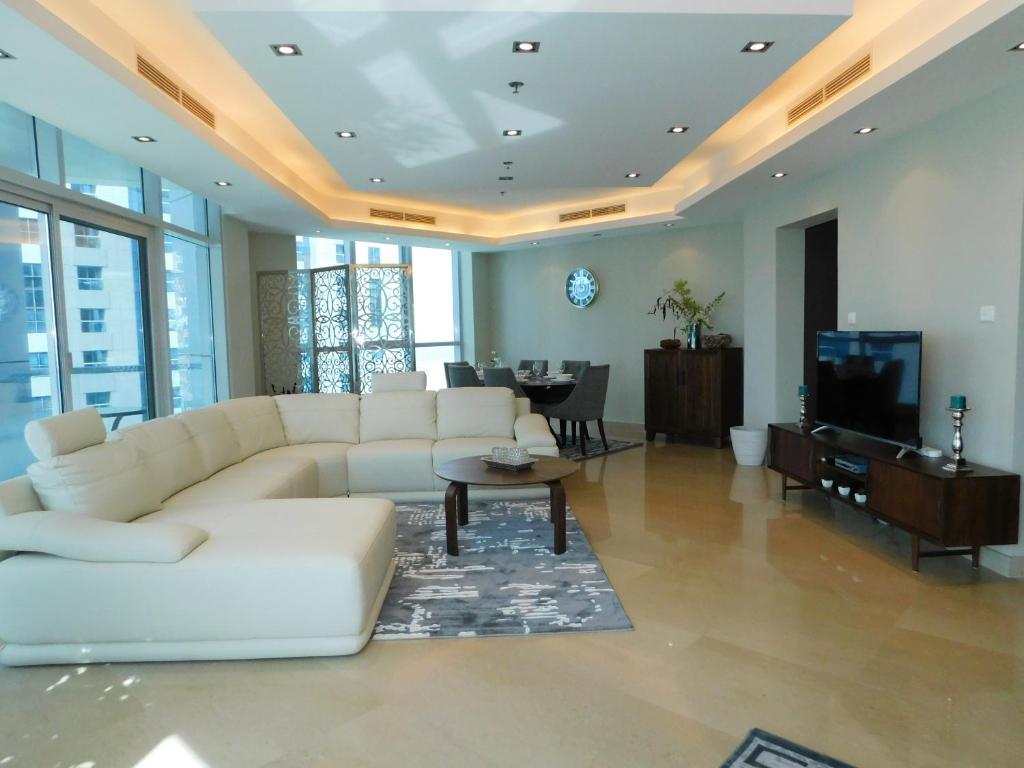 Gallery image of Luton Vacation Homes - The Marina Torch - Sea view - 64AB07 in Dubai