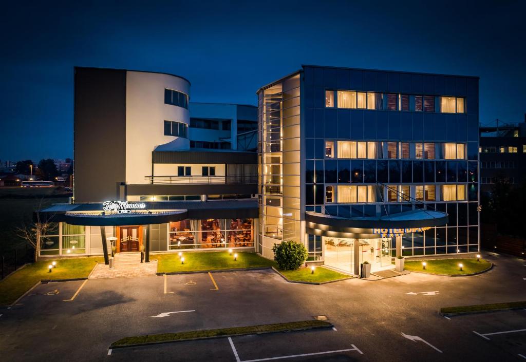 Budova, v ktorej sa hotel nachádza