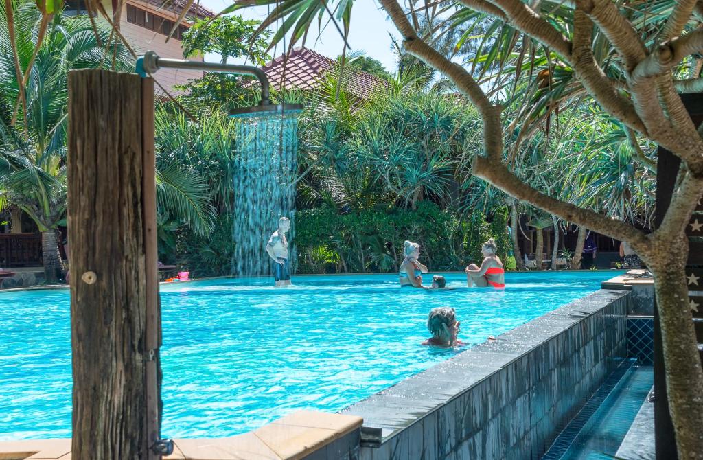 Bazén v ubytování Lanta Miami Resort - SHA Extra Plus nebo v jeho okolí