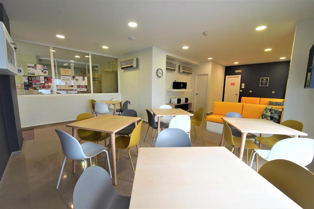 Posezení v ubytování Micampus Málaga Student Residence