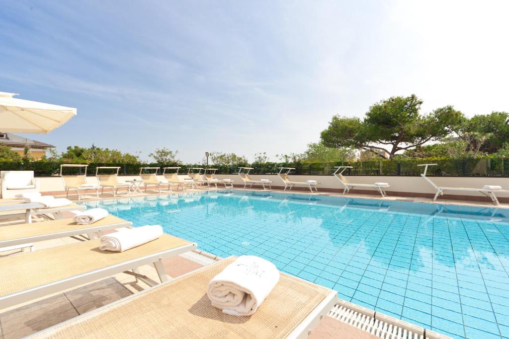 Basen w obiekcie Hotel Parco lub w pobliżu