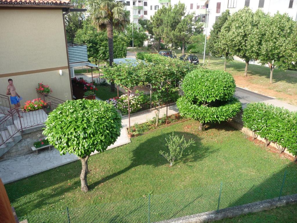Zahrada ubytování Apartments & Rooms Milka
