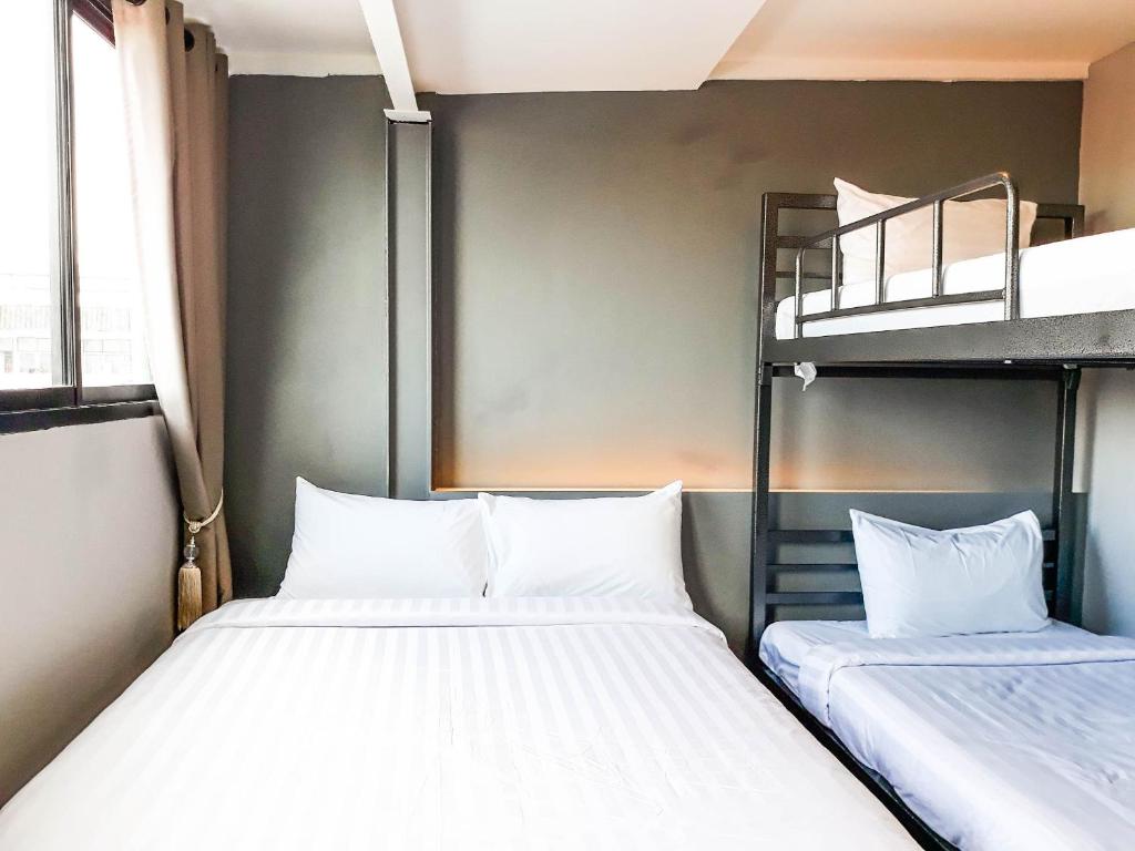 Lux Rooms Night Bazaar - Resim 11