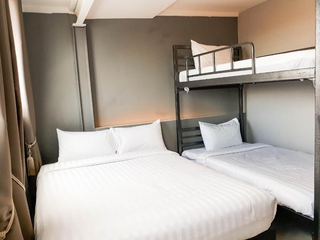 Lux Rooms Night Bazaar - Resim 14