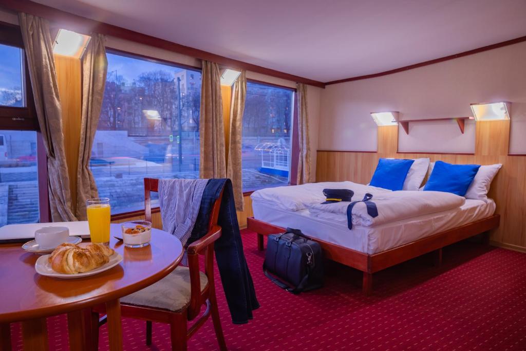 Imagen de la galería de Fortuna Boat Hotel Budapest, en Budapest