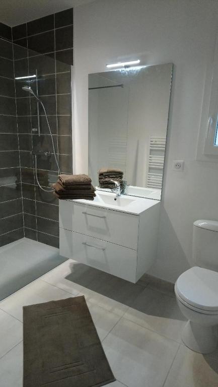 Villa Larzac - Three-Bedroom House