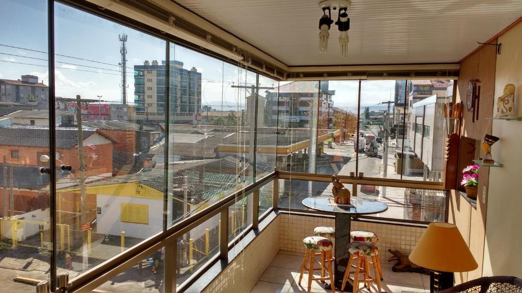  LINDO APARTAMENTO NO CORAÇÃO DE CAPÃO DA CANOA