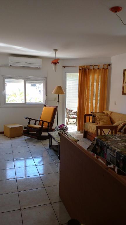 LINDO APARTAMENTO NO CORAÇÃO DE CAPÃO DA CANOA