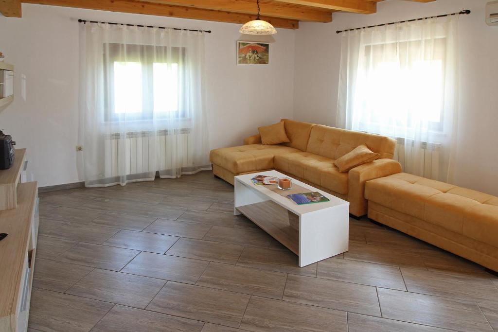 Zdjęcie z galerii obiektu Mirjana in Kmeti (Haus für 4-5 Personen) w mieście Žminj