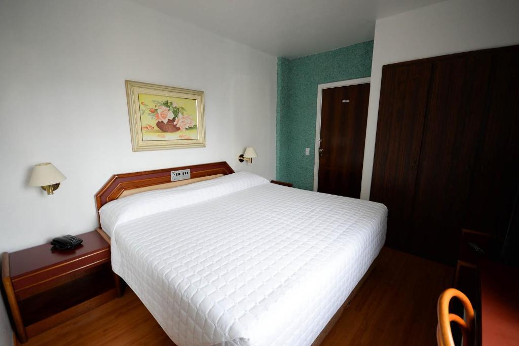  Caravelle Palace Hotel