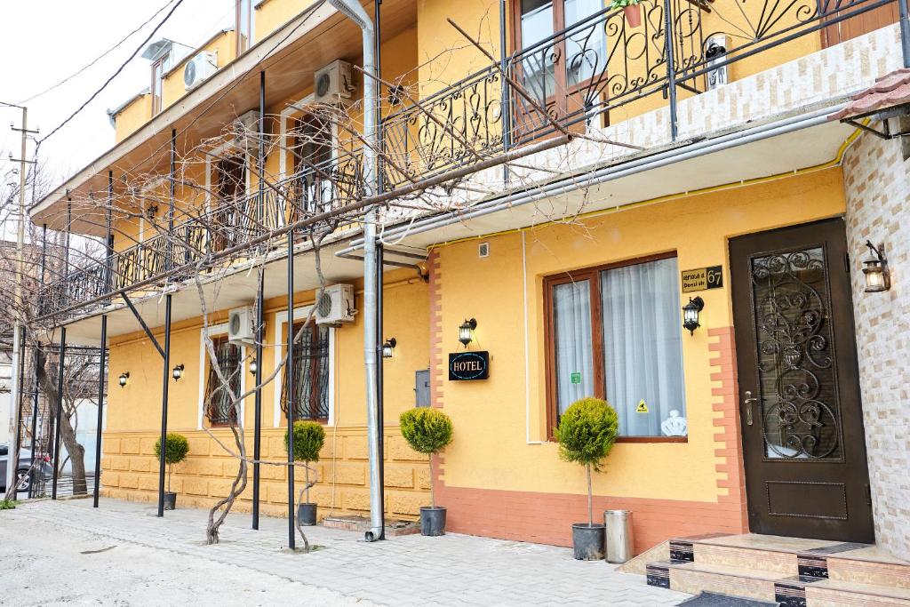 Budova, kde se hotel nachází