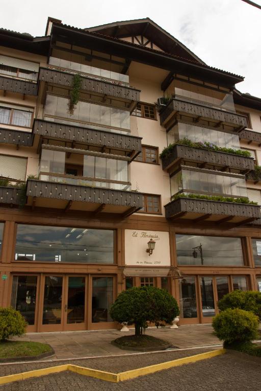  Av das hortênsias 3 quartos 3 banheiros