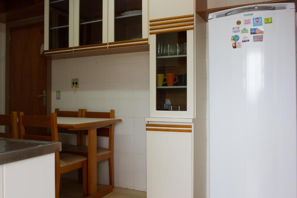  Av das hortênsias 3 quartos 3 banheiros