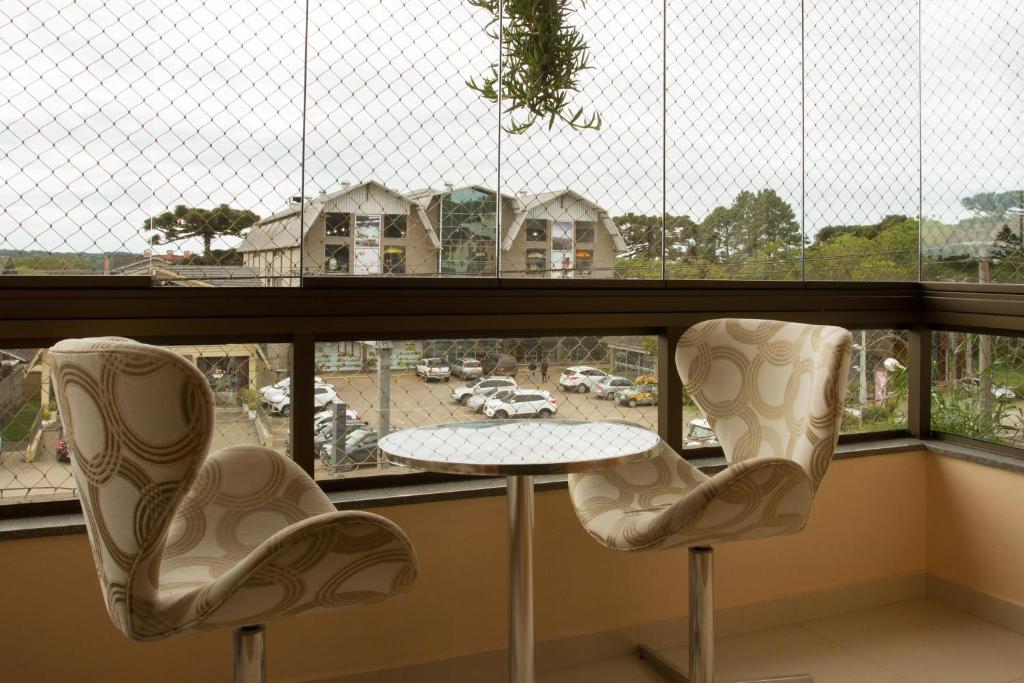  Av das hortênsias 3 quartos 3 banheiros