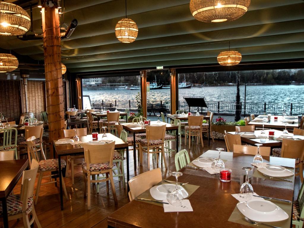 Restaurace v ubytování Paliria Hotel