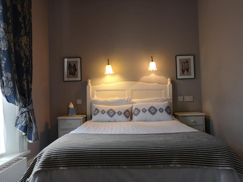 O'Neills Victorian Pub & Townhouse - Double/Single Room