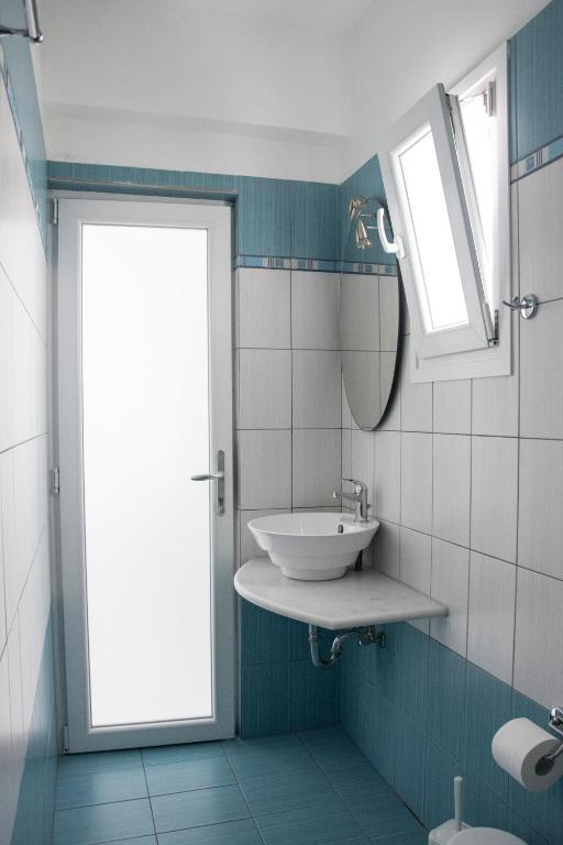 Ikaros Studios & Apartments - 18