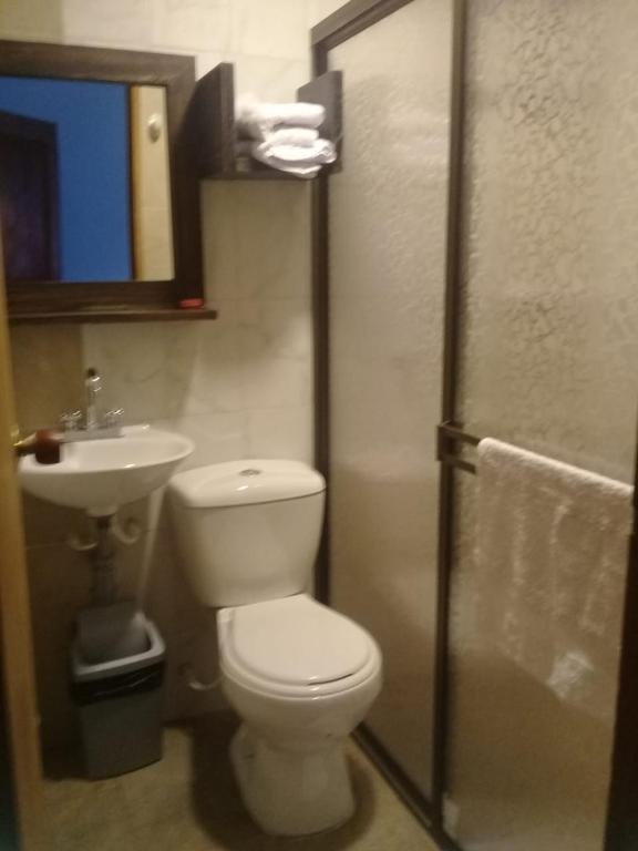 Koupelna v ubytování Hotel Madre Laura Jericó