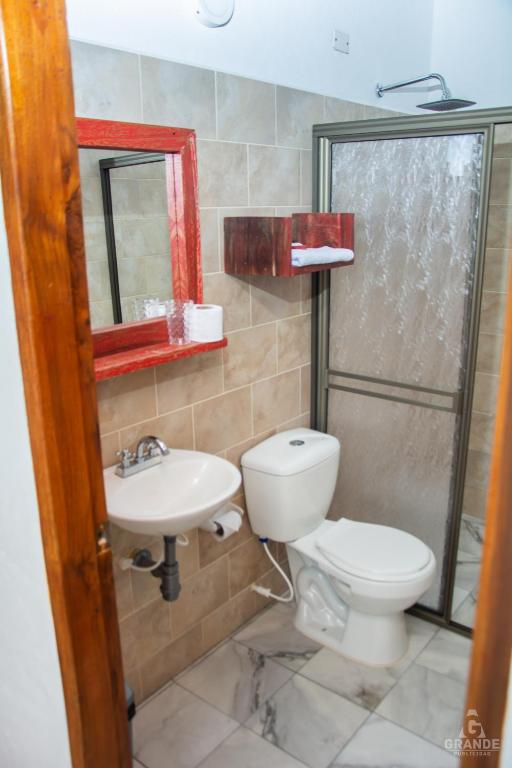 Koupelna v ubytování Hotel Madre Laura Jericó