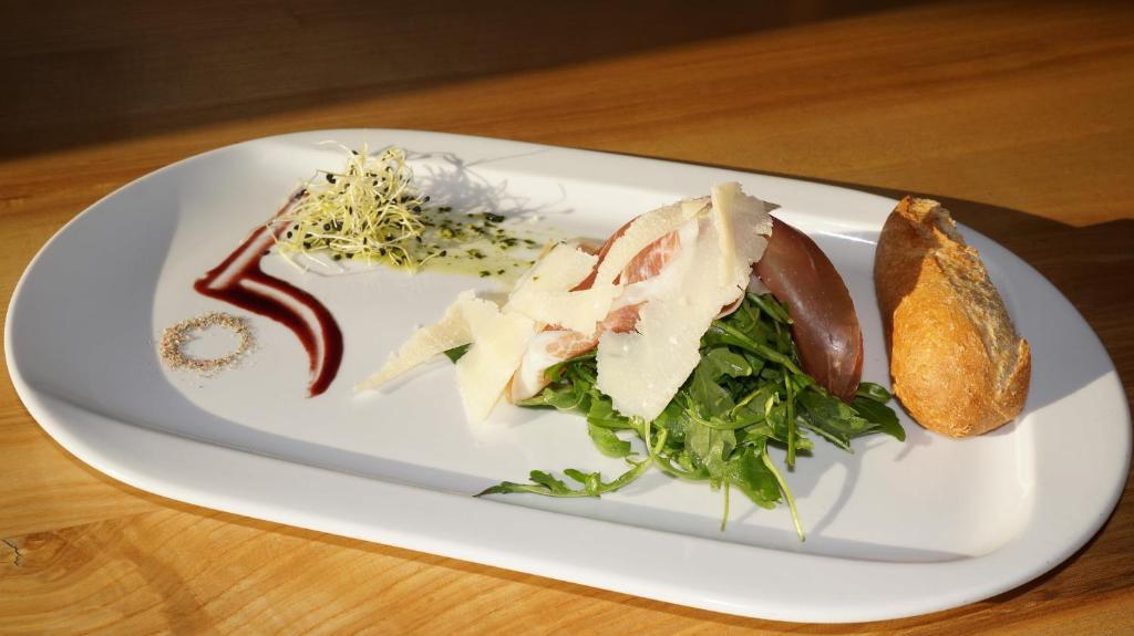 Zdjęcie z galerii obiektu Wellness & Restaurant U Fandy w mieście Lhotka