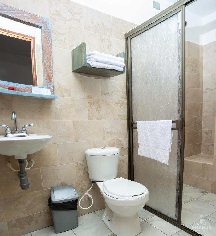 Koupelna v ubytování Hotel Madre Laura Jericó