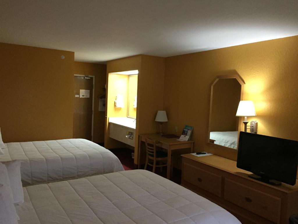 Parkfield Inn - Clinton - Chambre Queen Avec Deux Lits Queen - Non-fumeur