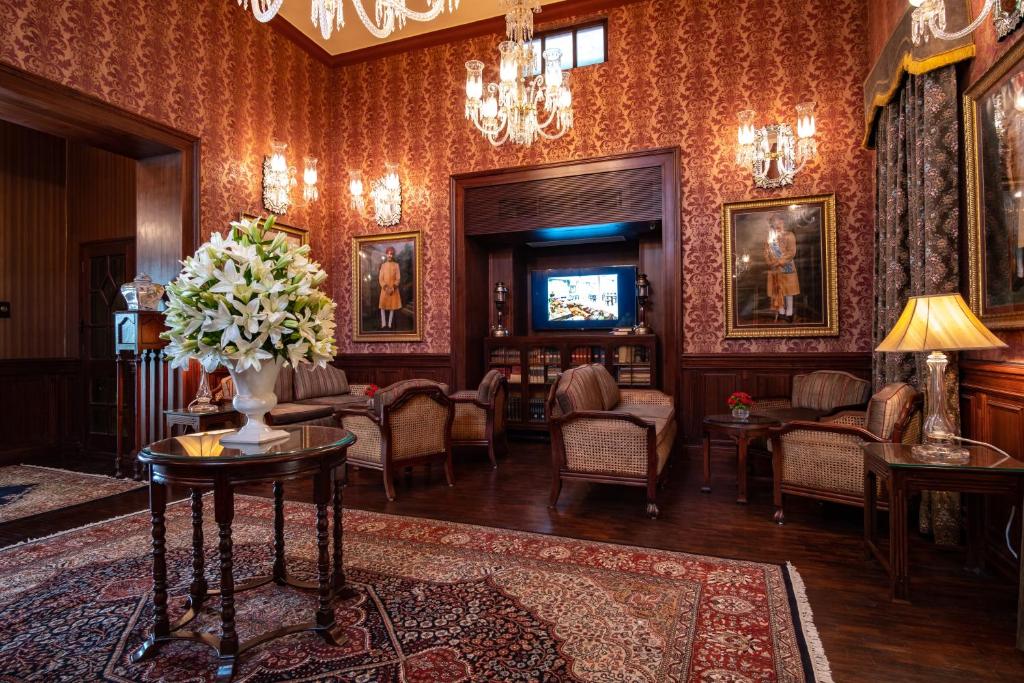 Posezení v ubytování Ajit Bhawan - A Palace Resort