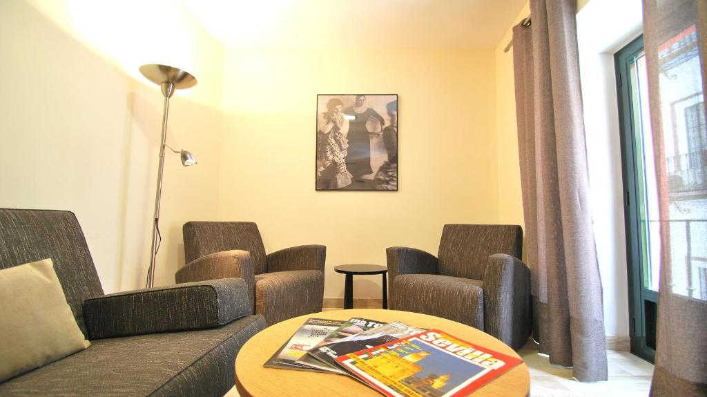 Apartamentos Living Sevilla Centro Maestranza, Seville ...