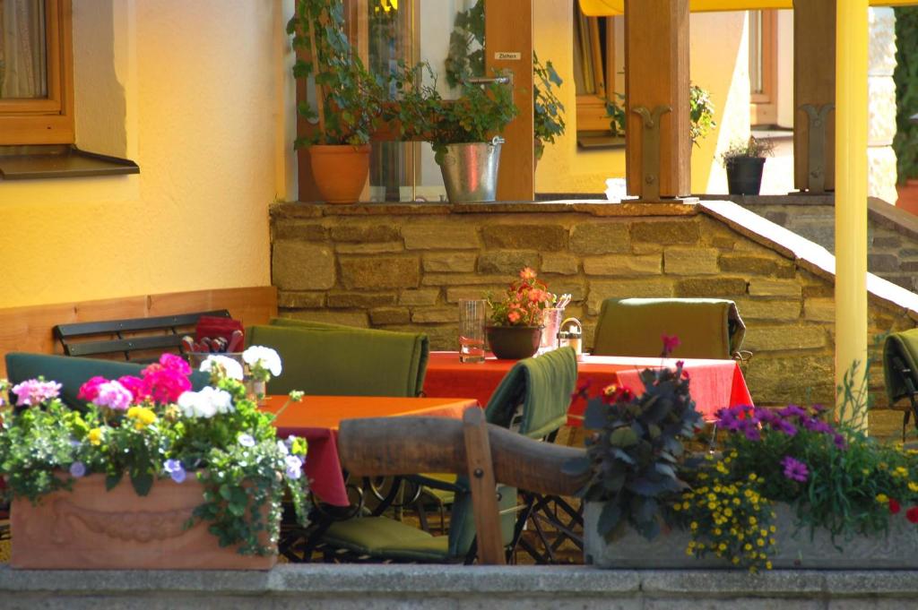 Vonkajšia záhrada v ubytovaní Hotel Bräuwirt