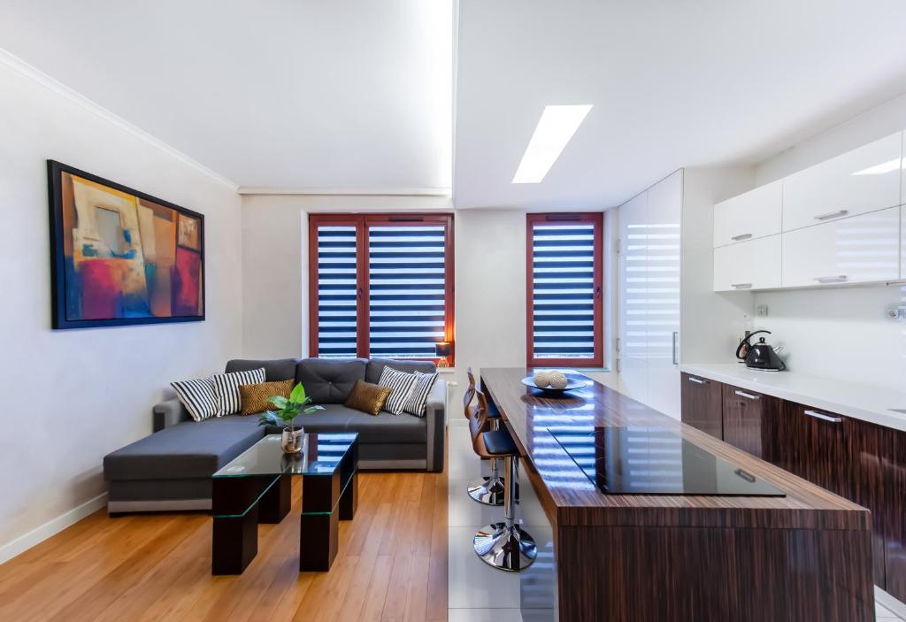 Η κουζίνα ή μικρή κουζίνα στο ClickTheFlat Luxury Apartment in Warsaw