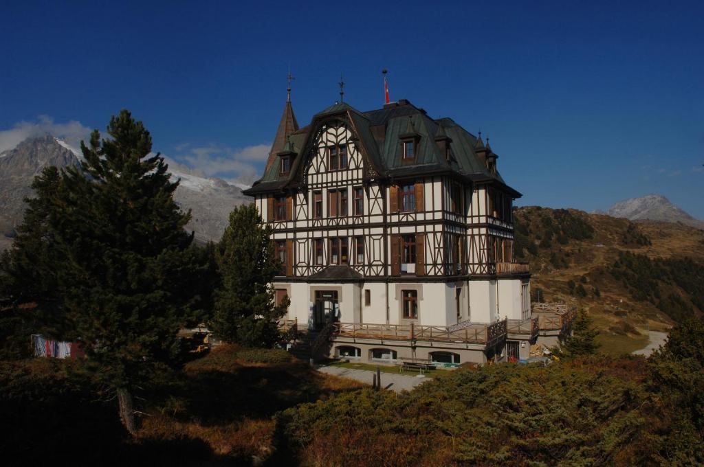Nespecifikovaný výhled na hory nebo výhled na hory při pohledu z hotelu